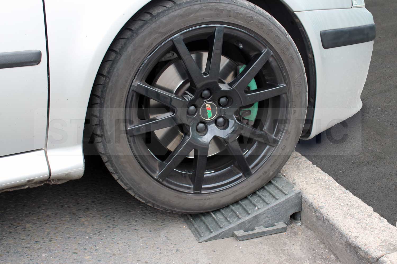 Kerb Wedge for Cars in use
